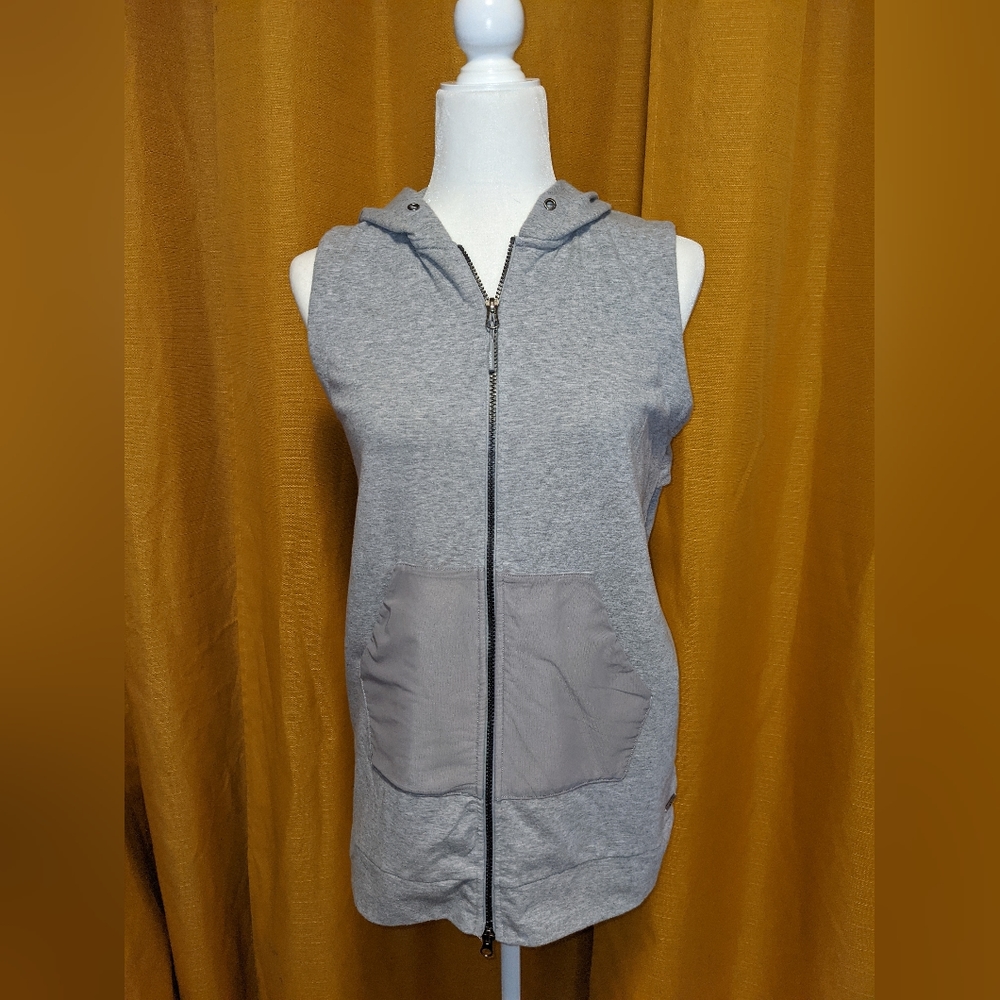 Mondetta athletic zip up, gray, sleeveless size Small